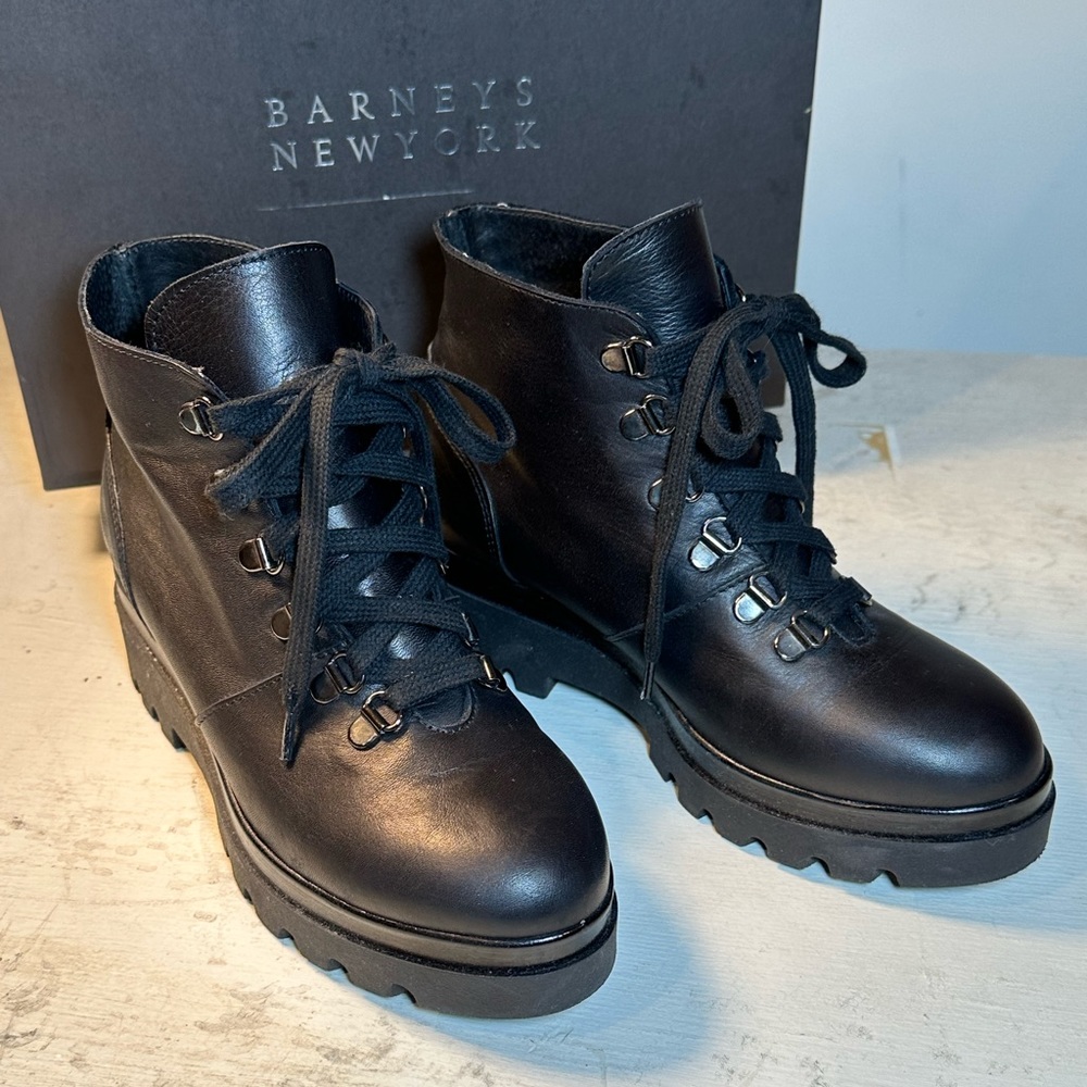 Barneys New York Black Leather Lace Up Bootie Size 36 (6)